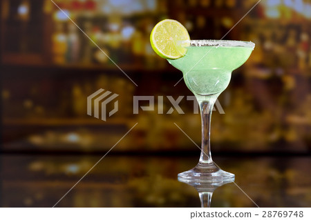 margarita cocktail with lime margarita cocktail with lime 28769748