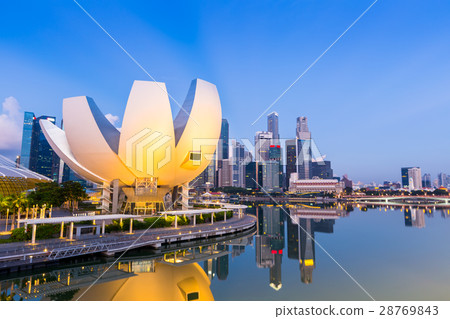 Singapore Skyline and view of Marina Bay at Dusk 28769843