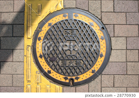 Manhole lid 28770930