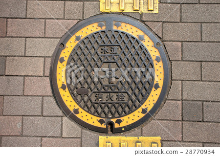 Manhole lid 28770934