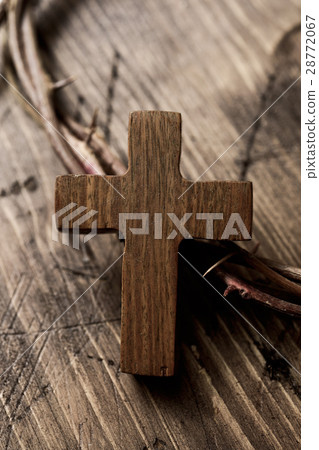 cross and crown of thorns of Jesus Christ 28772067