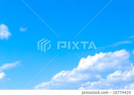 春天天空白色雲彩和藍天背景材料拷貝空間字符空間白色天空圖像 春天天空白色雲彩和藍天背景材料拷貝空間字符空間白色天空圖像 28774429