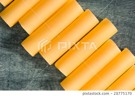 The dry Italian pasta The dry Italian pasta 28775170