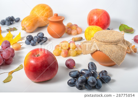Thanksgiving holiday background with apple, pear Thanksgiving holiday background with apple, pear 28775854