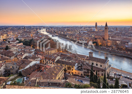 Old Verona town, view on river Old Verona town, view on river 28776045