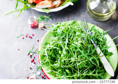 fresh arugula salad 28777196