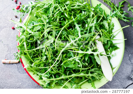 fresh arugula salad 28777197
