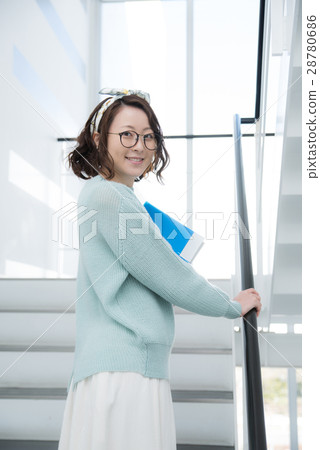 肖像女性 28780686