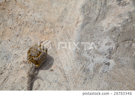 Knotted rope 28783348