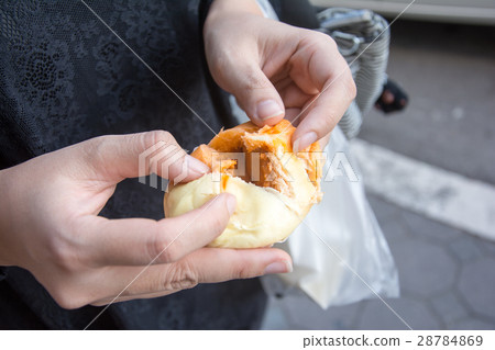 Steamed dumpling or chinese bun thai tea Steamed dumpling or chinese bun thai tea 28784869