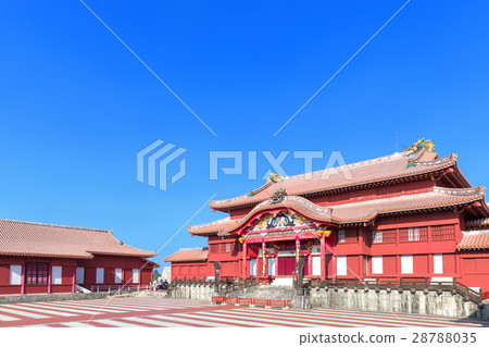 Shuri城堡發光在沖繩_晴朗 28788035
