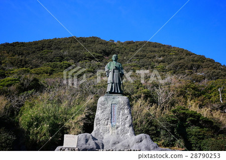 Shintaro Nakaoka Statue 28790253