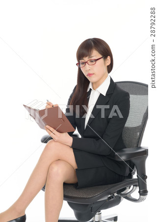 酷西裝的女人看起來像一套西裝 28792288