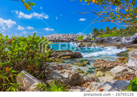 Caribbean beach in Mexico 28793126