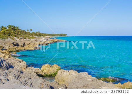 Caribbean beach in Mexico 28793132
