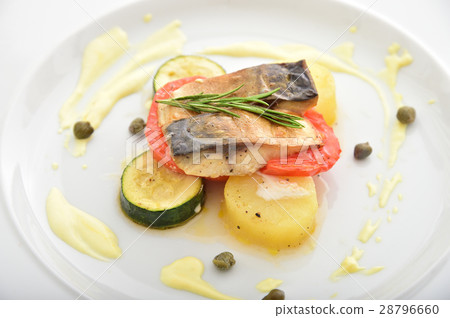 烤鯖魚和蔬菜 28796660