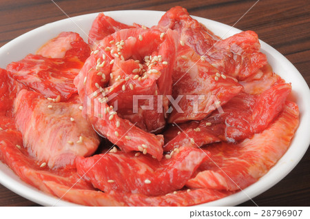 Grilled beef ribs 28796907