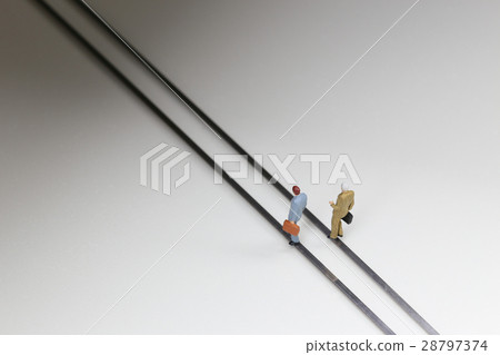 走平行線的商人 28797374