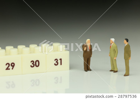 商人在月底 商人在月底 28797536