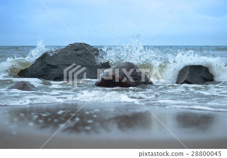 sea wave waves beat on the rocks 28800045
