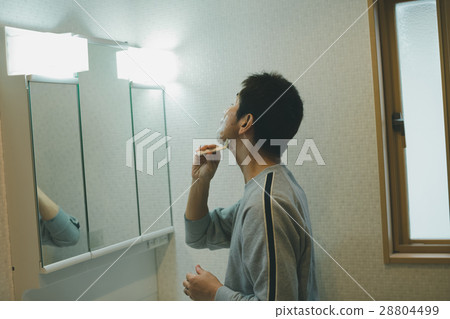 成型 中老年人 男人 28804499