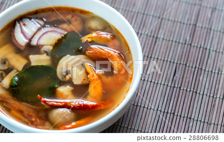 Thai tom yum soup 28806698