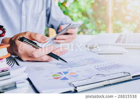 Business man discussing Business man discussing 28815538