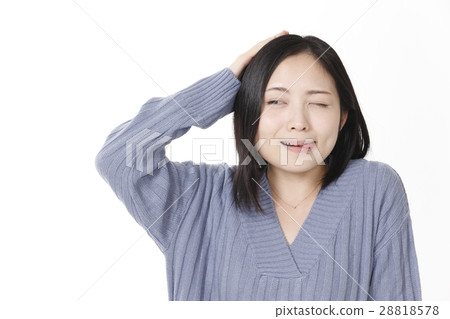 Tearful woman Tearful woman 28818578