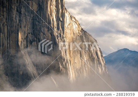 El Capitan rock in Yosemite National Park 28819359