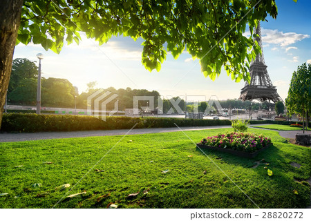 Trocadero Gardens in Paris 28820272