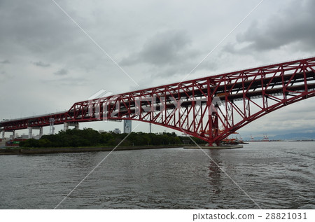 Red bridge / landscape in Osaka 28821031