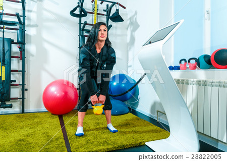 The female athlete doing they exercise in a ems 28822005