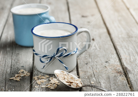 Muesli yogurt with oatmeal 28822761