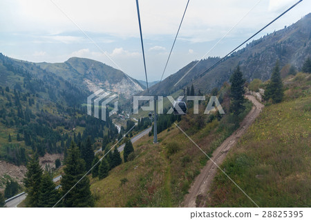 Cableway among the mountains. 28825395