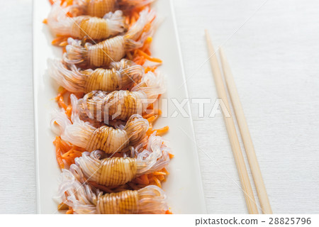 Shirataki noodles with soy sauce Shirataki noodles with soy sauce 28825796