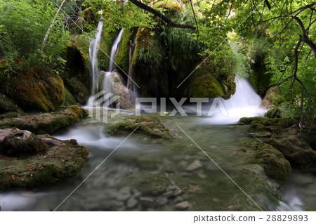 Waterfall in Plitvice Lakes National Park, Croatia Waterfall in Plitvice Lakes National Park, Croatia 28829893