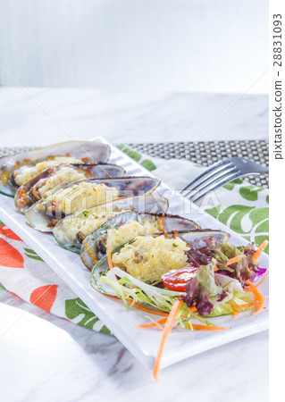 baked garlic mussels baked garlic mussels 28831093
