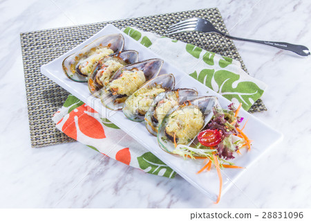 baked garlic mussels baked garlic mussels 28831096