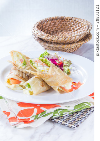 salad roll salad roll 28831121
