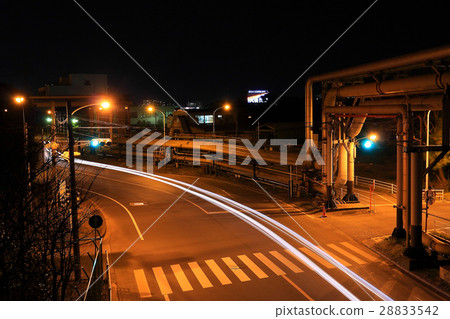 在工廠區的道路 28833542