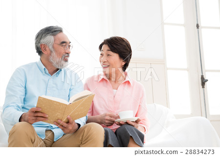 Senior couple Senior couple 28834273
