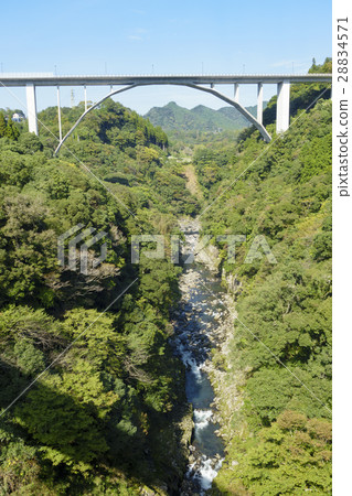 Takachiho Gorges of Fresh Green and Takachiho National Highway No.28 Takachiho Bypass Road Polygon Arch shaped Kyoto Takachiho Ohashi and Grandmother Mountain Range 28834571