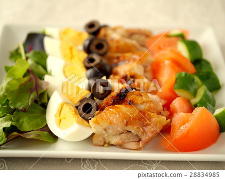 Cobb salad (horizontal position) 28834985