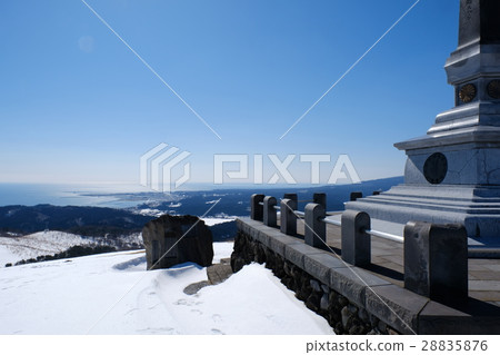 Oga cold wind mountain which crowned with blue sky after a long time Oga cold wind mountain which crowned with blue sky after a long time 28835876