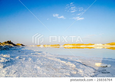 Salt lake by Varzaneh in Iran in Isfahan province 28838764
