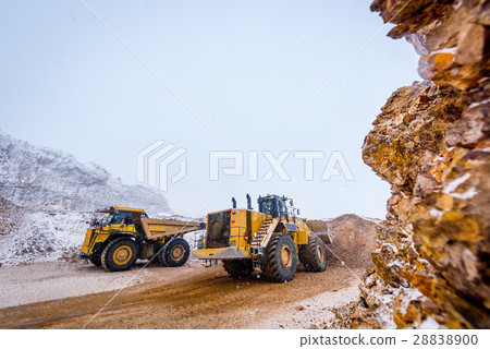 Truck loading. Gold mining 28838900