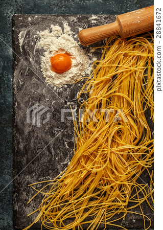 Fresh homemade pasta, spaghetti. 28841672
