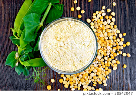 Flour pea in glassful on board top 28842047