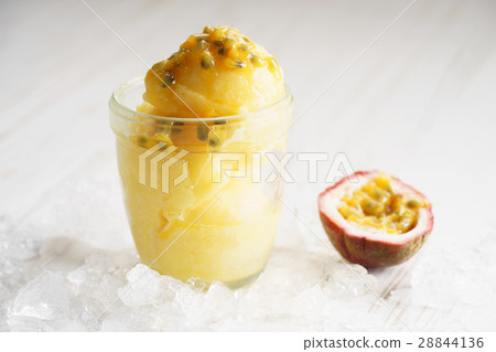 pineapple and passionfruit sorbet 28844136