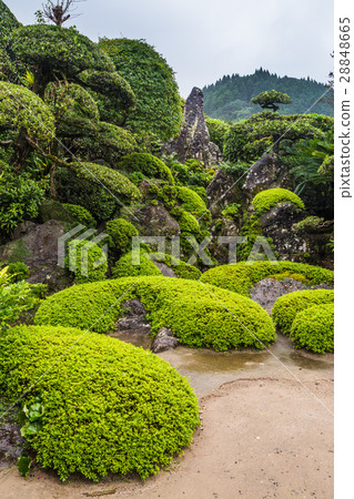 Beautiful Japanese garden in Samurai district 28848665